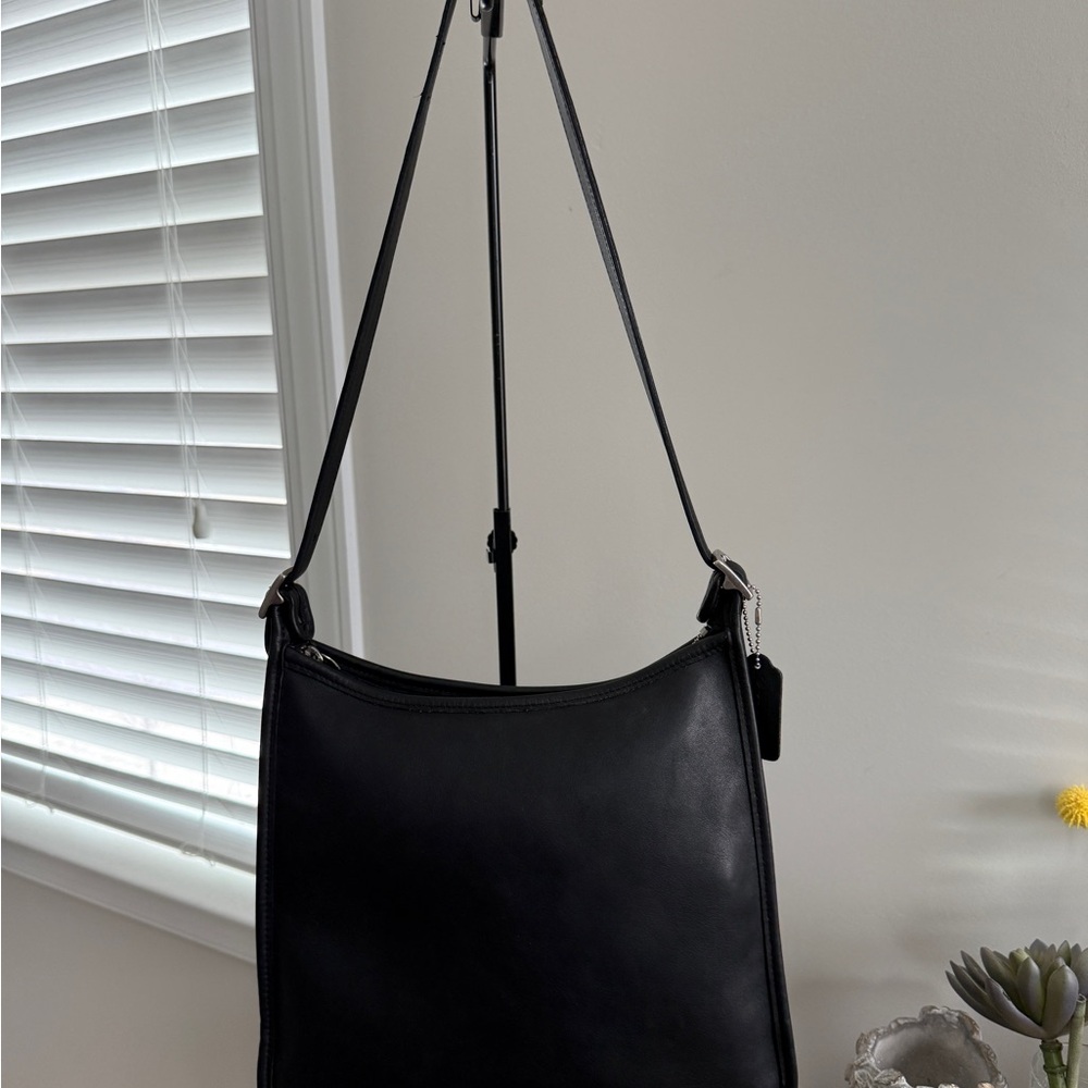 Vintage Coach 9073 Black Leather Shoulder Bag Zip Top Hobo Bag